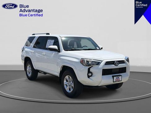 Used 2024 Toyota 4Runner SR5 AWD/4WD image 4