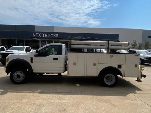 Used 2017 Ford F550 2WD Regular Cab Super Duty image 7