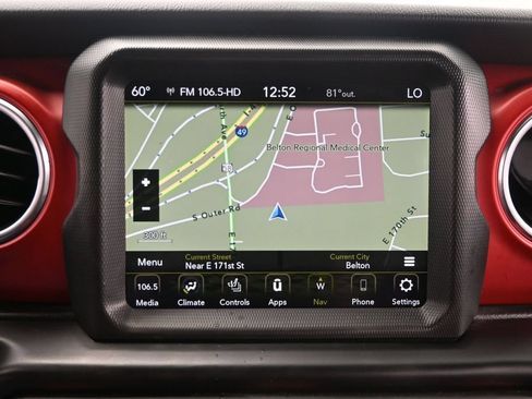 Used 2022 Jeep Wrangler Unlimited Rubicon w/ LED Lighting Group AWD/4WD image 21