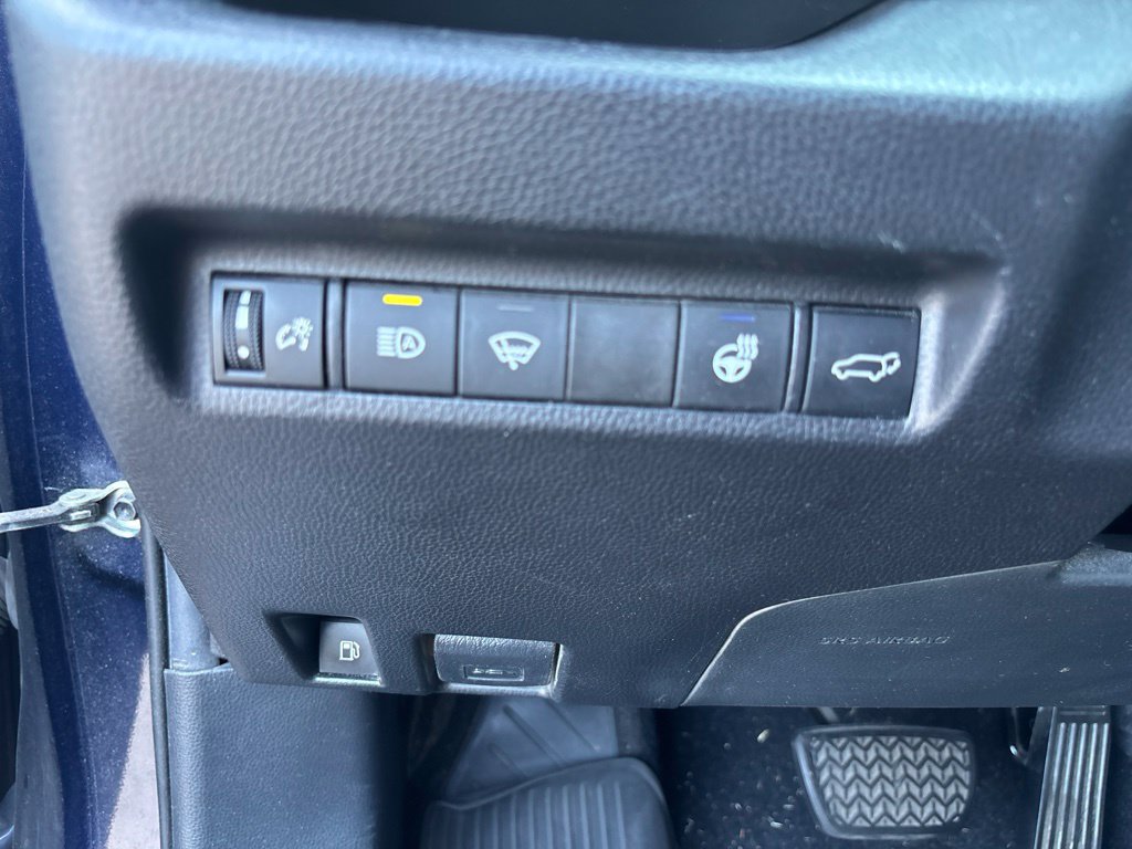 Used 2021 Toyota RAV4 XLE w/ Convenience Package AWD/4WD image 13