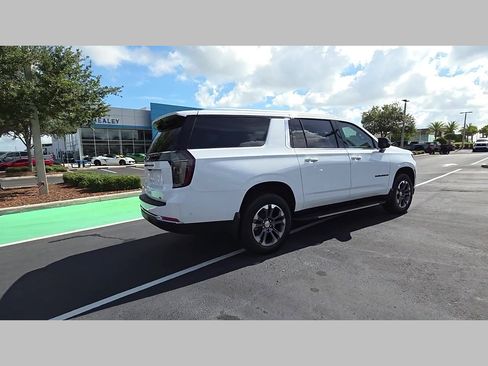 New 2026 Chevrolet Suburban LT w/ Comfort Package RWD image 18