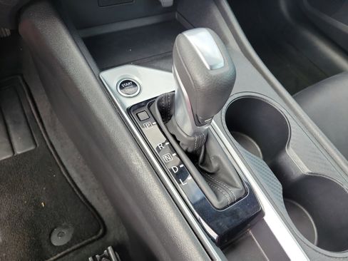 Used 2025 Nissan Altima 2.5 SV FWD image 30