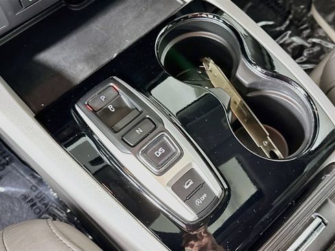 Used 2018 Honda Pilot Touring image 18