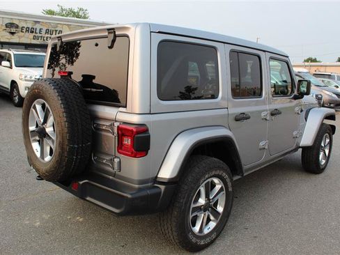 Used 2019 Jeep Wrangler Unlimited Sahara AWD/4WD image 7