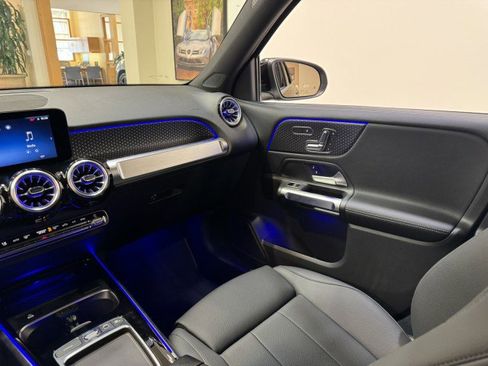 Certified 2025 Mercedes-Benz GLB 250 image 10
