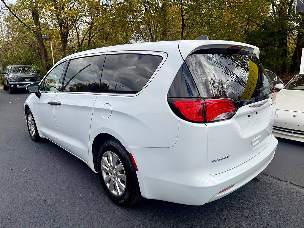 Used 2020 Chrysler Voyager L FWD image 6