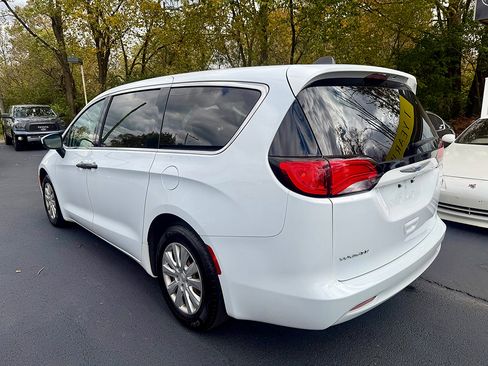Used 2020 Chrysler Voyager L FWD image 6