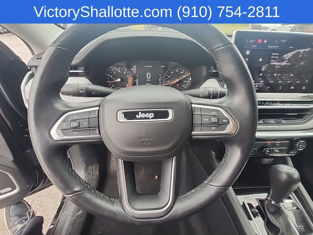 Used 2022 Jeep Compass Latitude w/ Sun and Sound Group AWD/4WD image 10