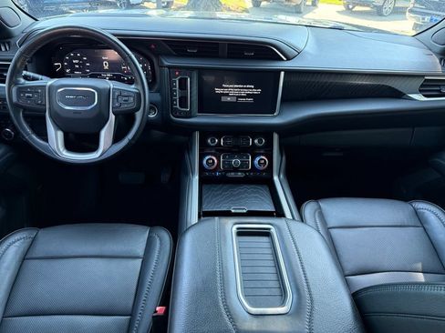 Used 2022 GMC Yukon XL Denali AWD/4WD image 17