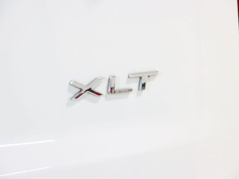 Used 2019 Ford Transit Connect XLT FWD image 12