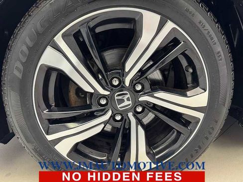 Used 2017 Honda Civic Touring image 9