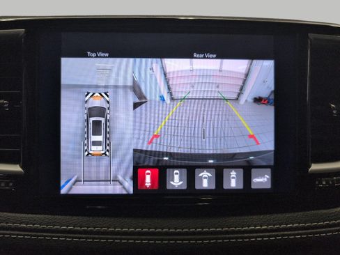 Used 2025 Chrysler Pacifica Premium FWD image 15