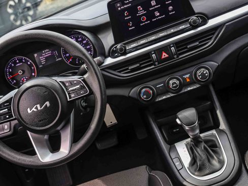 Certified 2024 Kia Forte LXS w/ LXS Technology Package image 20