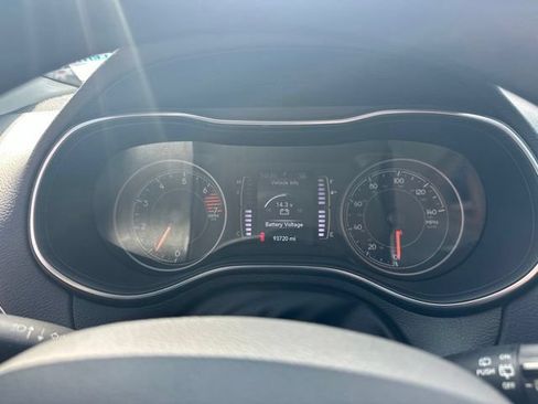 Used 2019 Jeep Cherokee Latitude w/ Popular Appearance Group FWD image 23