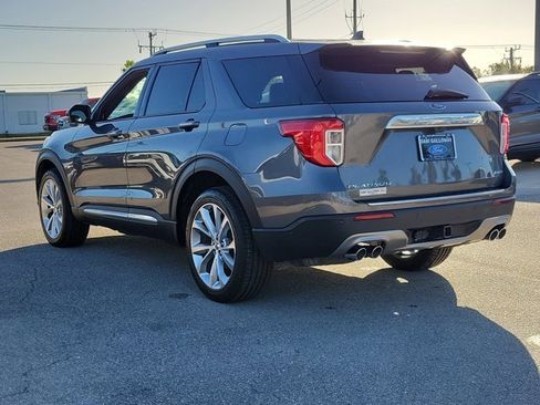 Certified 2023 Ford Explorer Platinum w/ Technology Package image 4