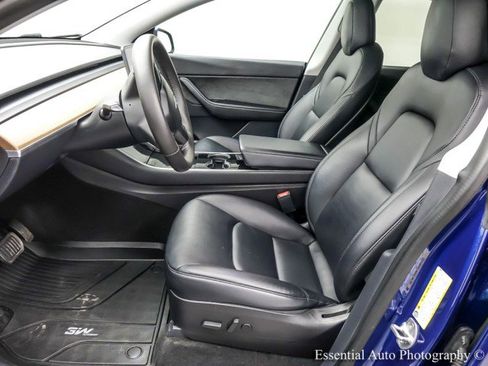 Used 2020 Tesla Model Y Long Range image 11