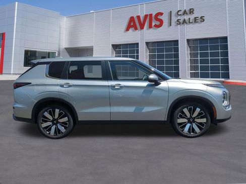 Used 2025 Mitsubishi Outlander SE AWD/4WD image 5
