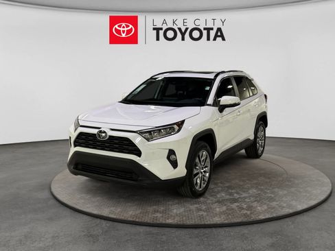 Used 2020 Toyota RAV4 XLE Premium FWD image 1
