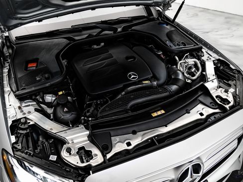 Used 2020 Mercedes-Benz E 350 4MATIC Sedan w/ Parking Assistance Package image 91