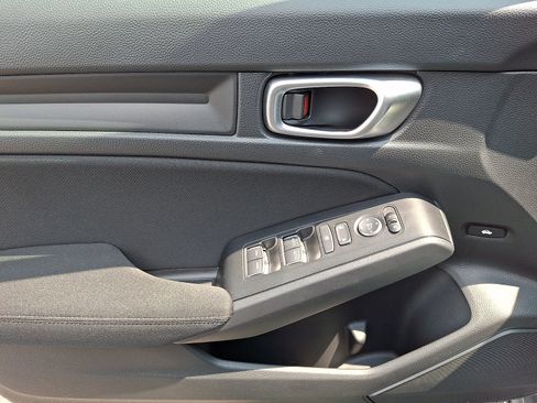 Used 2023 Honda Civic Sport image 12