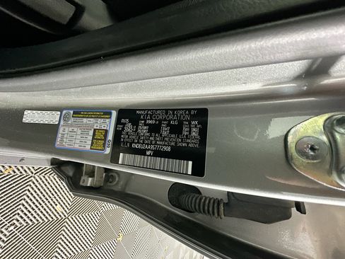 Used 2025 Kia Seltos S image 12