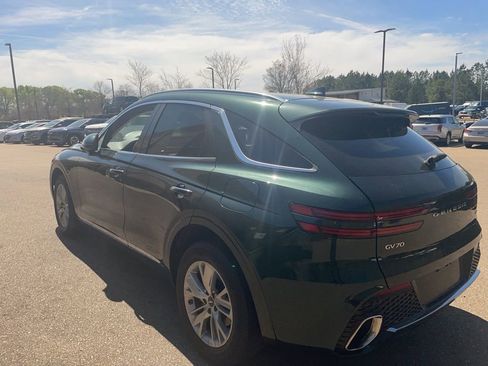 Used 2022 Genesis GV70 2.5T image 5