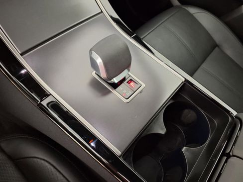 Used 2024 Land Rover Range Rover Velar Dynamic SE image 21