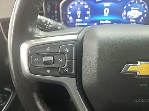 Used 2022 Chevrolet Silverado 1500 LT AWD/4WD image 9