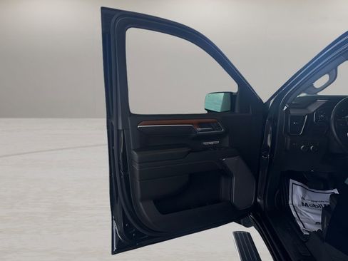 Used 2023 GMC Sierra 1500 Denali image 12