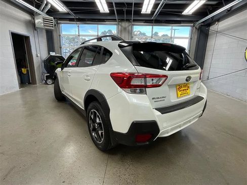 Used 2018 Subaru Crosstrek 2.0i Premium image 3