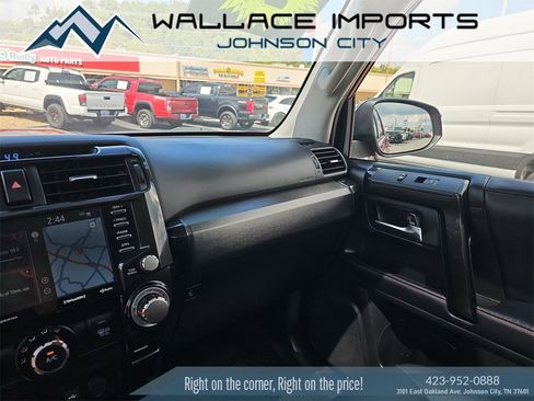 Used 2021 Toyota 4Runner Venture image 11