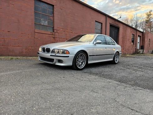 Used 2003 BMW M5 RWD image 1