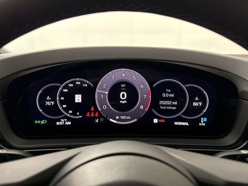 Certified 2025 Porsche Cayenne AWD/4WD image 37