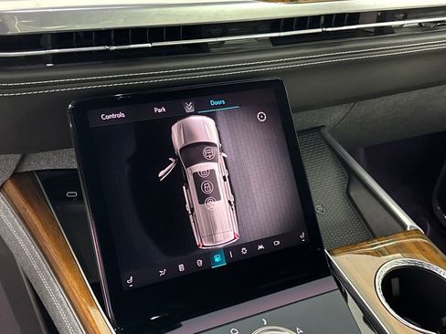 Used 2025 Cadillac Escalade ESV Sport Platinum image 21