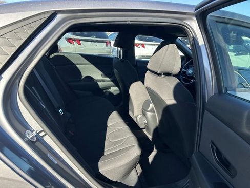 Used 2025 Hyundai Elantra Sport image 14