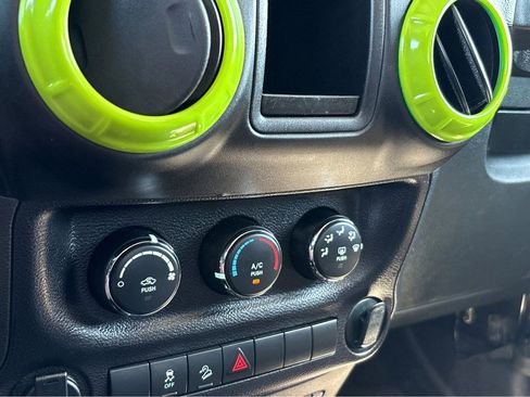 Used 2016 Jeep Wrangler Sport w/ Connectivity Group AWD/4WD image 5