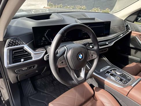 Used 2023 BMW X7 xDrive40i w/ Parking Assistance Package image 4
