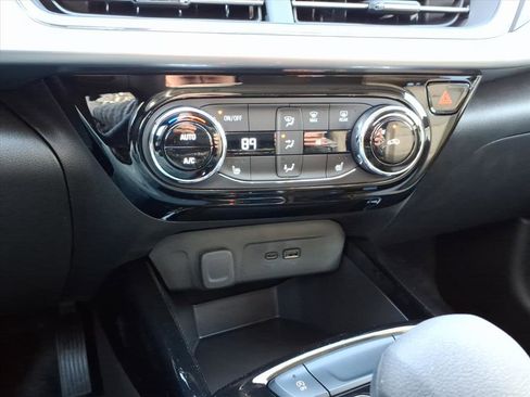 New 2026 Chevrolet Trax LT w/ Driver Confidence Package image 18