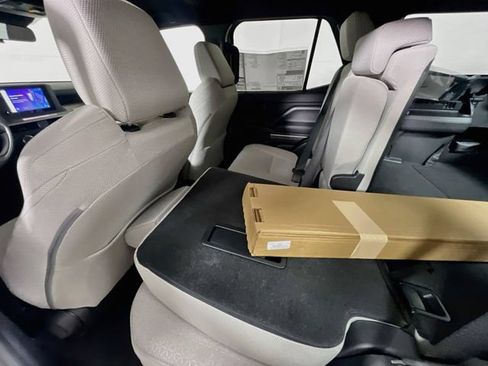 New 2026 Toyota 4Runner SR5 AWD/4WD image 26