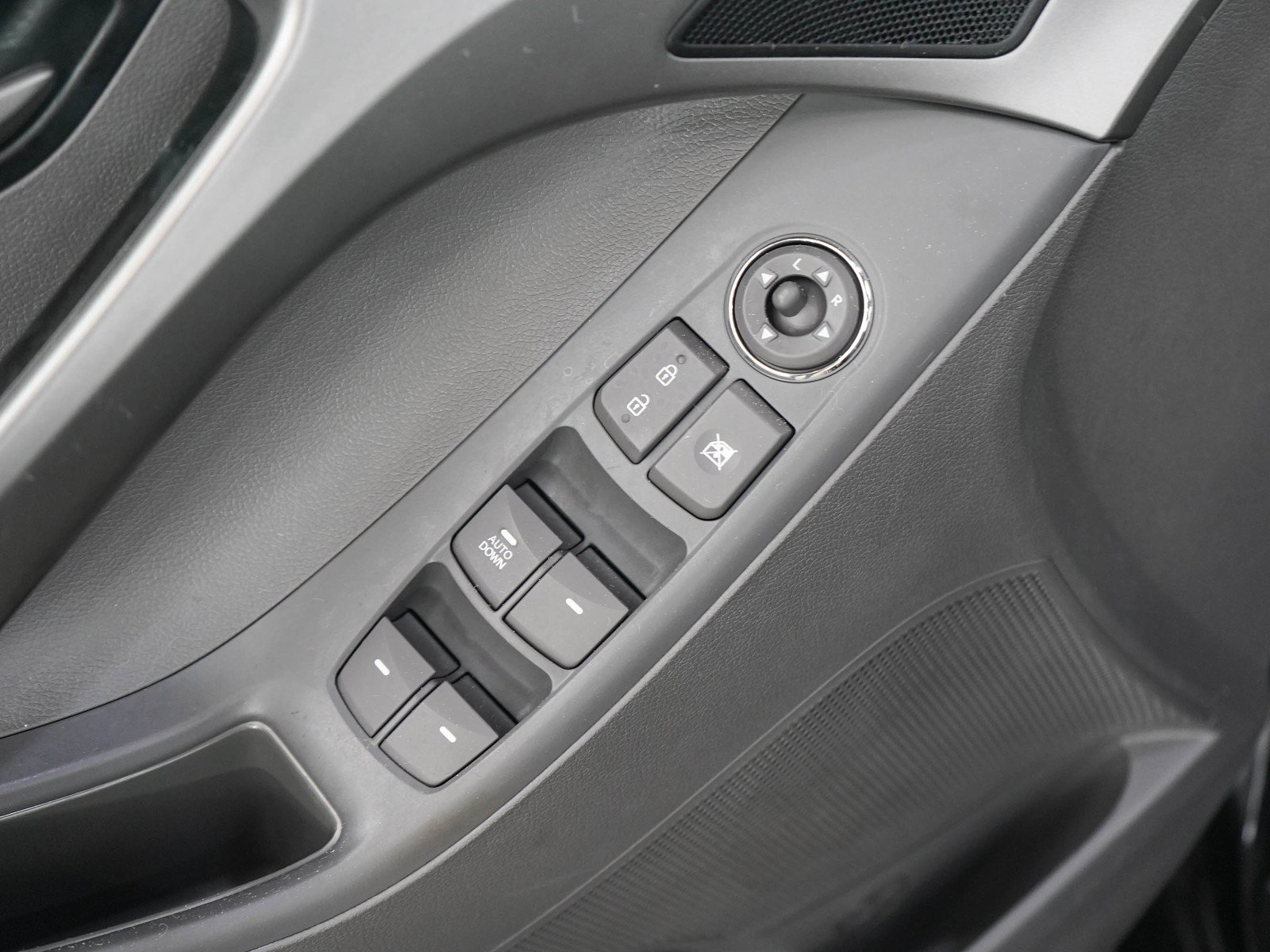 Used 2013 Hyundai Elantra GLS FWD image 18