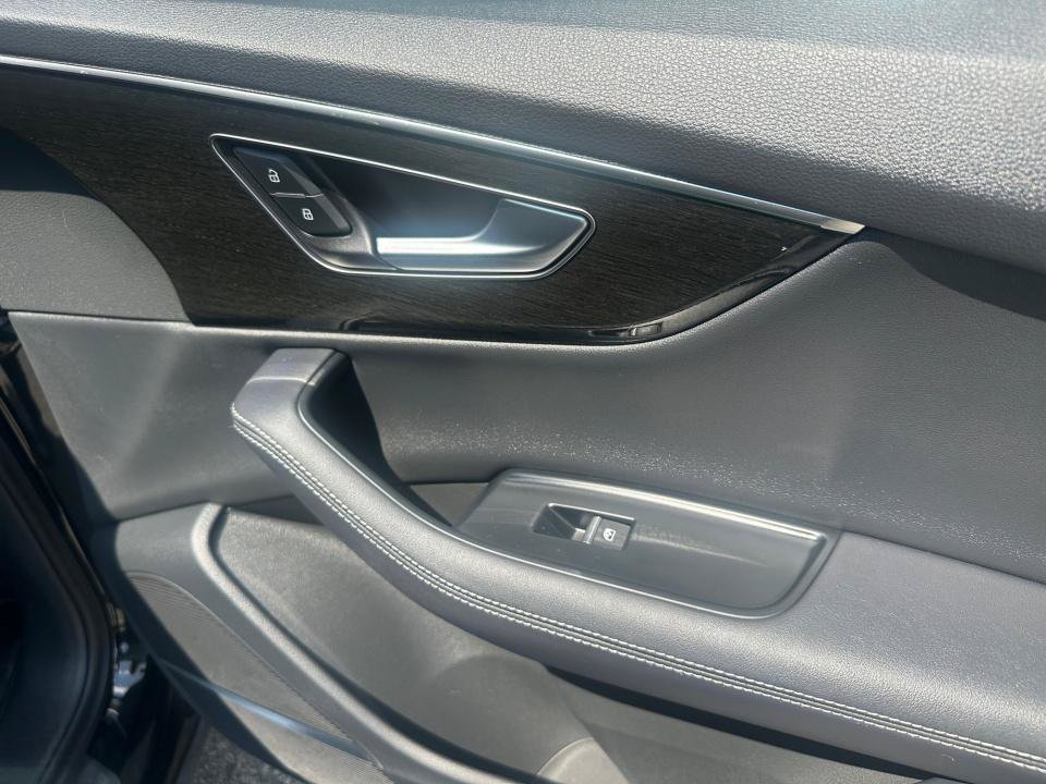Certified 2025 Audi Q7 2.0T Premium Plus AWD/4WD image 31