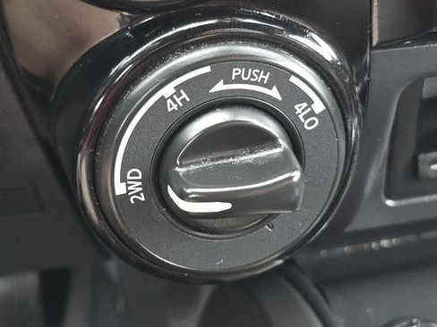 Used 2023 Nissan Titan Platinum Reserve w/ Moonroof Package image 16