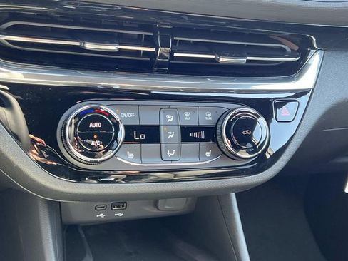 Used 2025 Buick Envista Sport Touring w/ Convenience I Package image 19