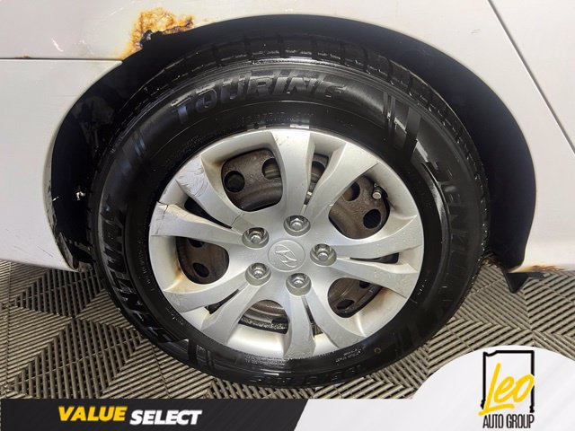 Used 2010 Hyundai Elantra GLS FWD image 22