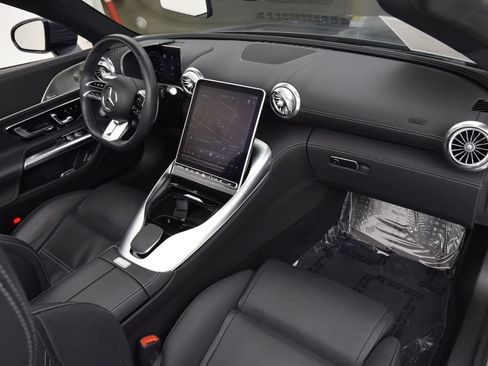 Used 2023 Mercedes-Benz SL 43 AMG image 15