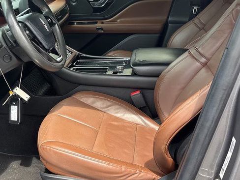Used 2022 Lincoln Aviator Reserve w/ Elements Package Plus RWD image 3