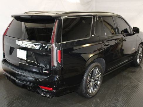 Used 2023 Cadillac Escalade V AWD/4WD image 4