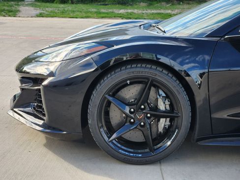 New 2025 Chevrolet Corvette E-Ray w/ ZER Performance Package image 9