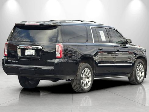 Used 2020 GMC Yukon XL Denali image 2