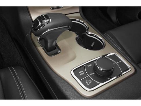 Used 2015 Jeep Grand Cherokee Limited w/ Trailer Tow Group IV image 14